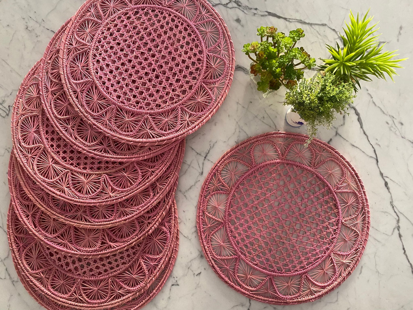 Souplat em palha natural Contorno Petala Rosa