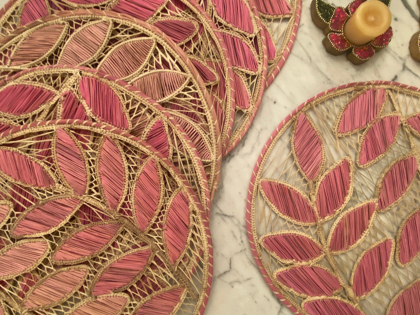 Souplat em palha natural Folhagem Rosa Nude