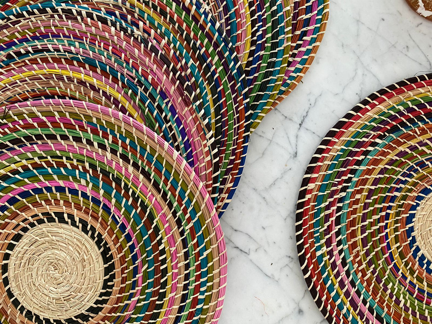 Souplat em palha natural Multicolor - Conjunto 06 unidades