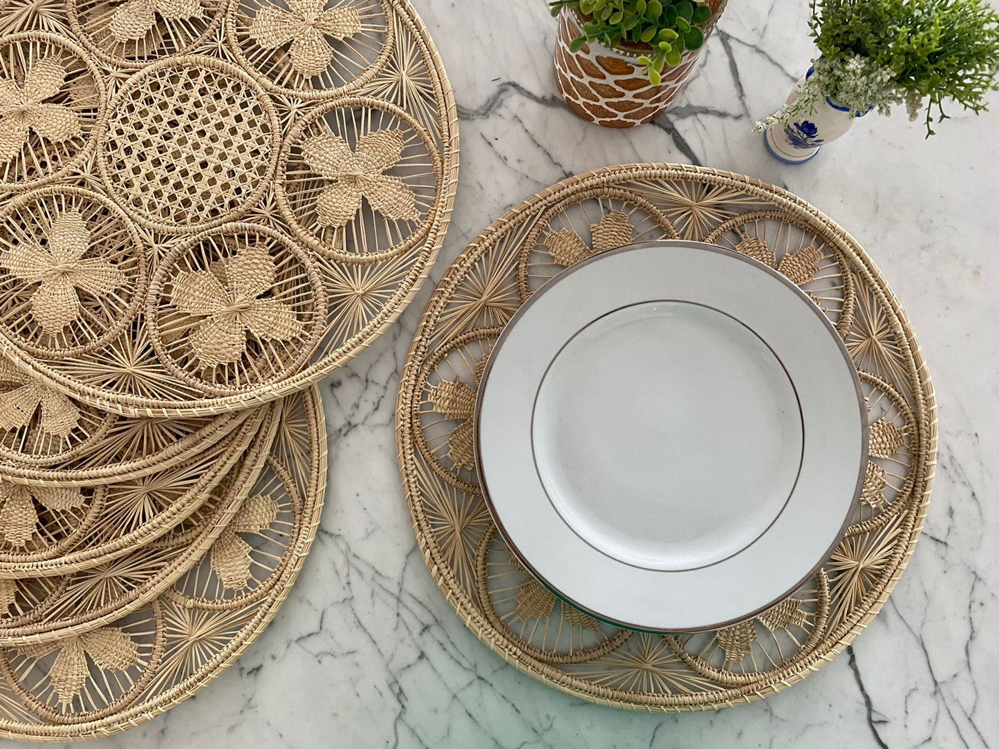 Souplat palha natural 6 flores bordadas