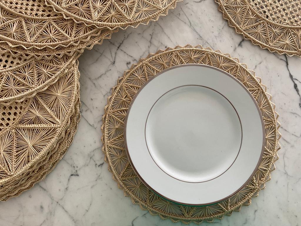 Souplat em palha natural Raios com Borda Babado