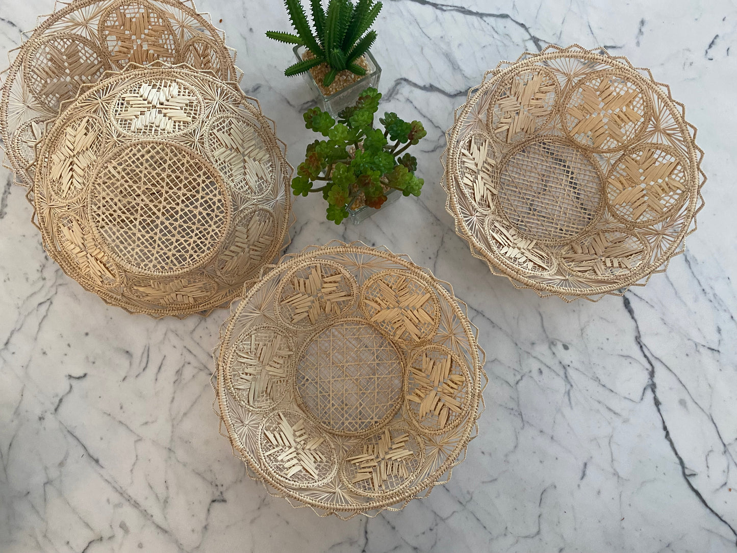 Cesta palha natural círculos