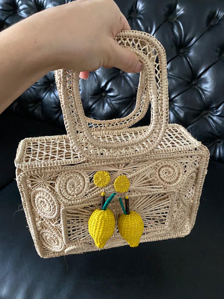 Bolsa de mão em Palha Natural - arabescos com limão